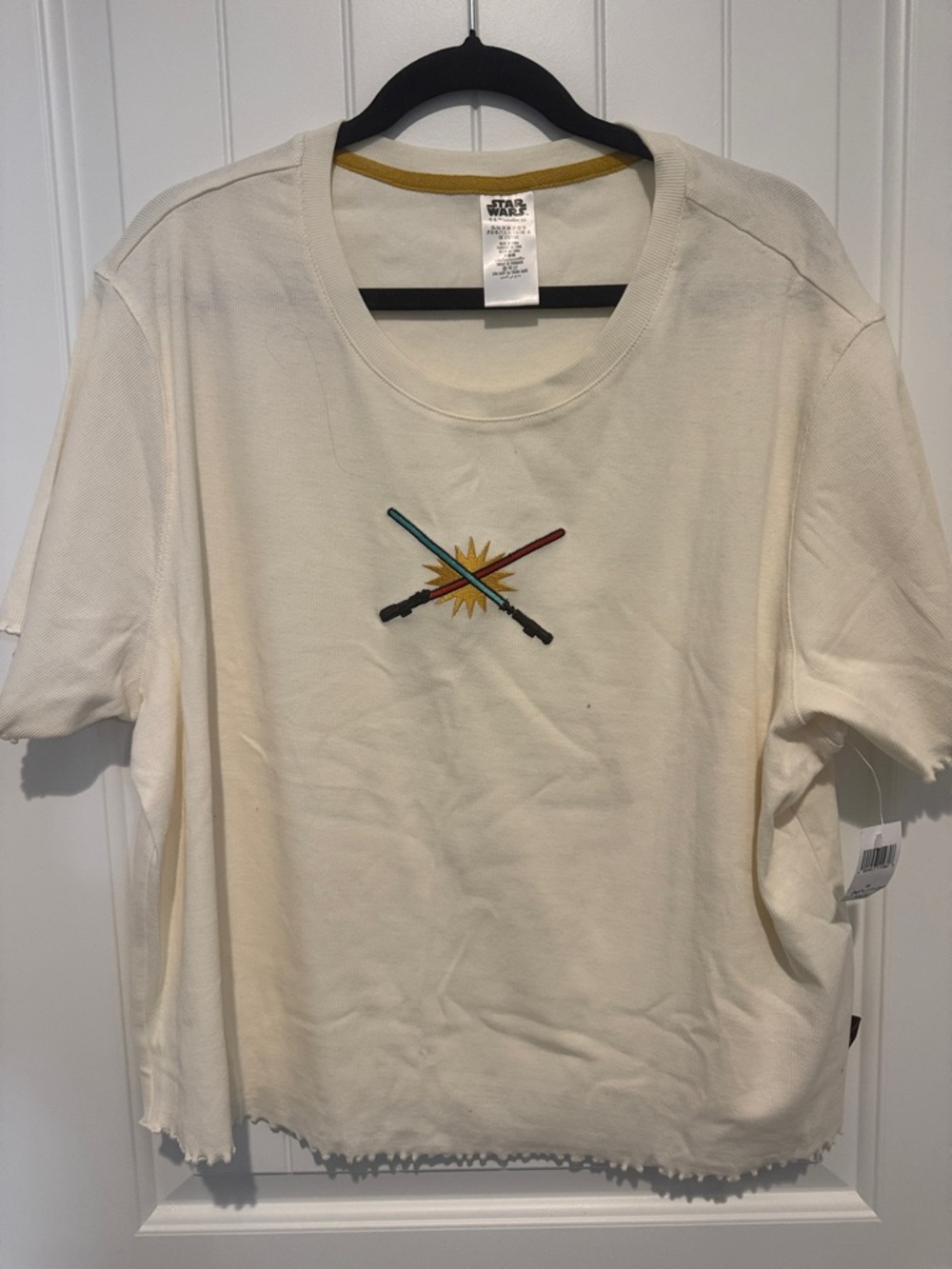 Star Wars Cream Tee with Teal and Red Crossed Lightsabers